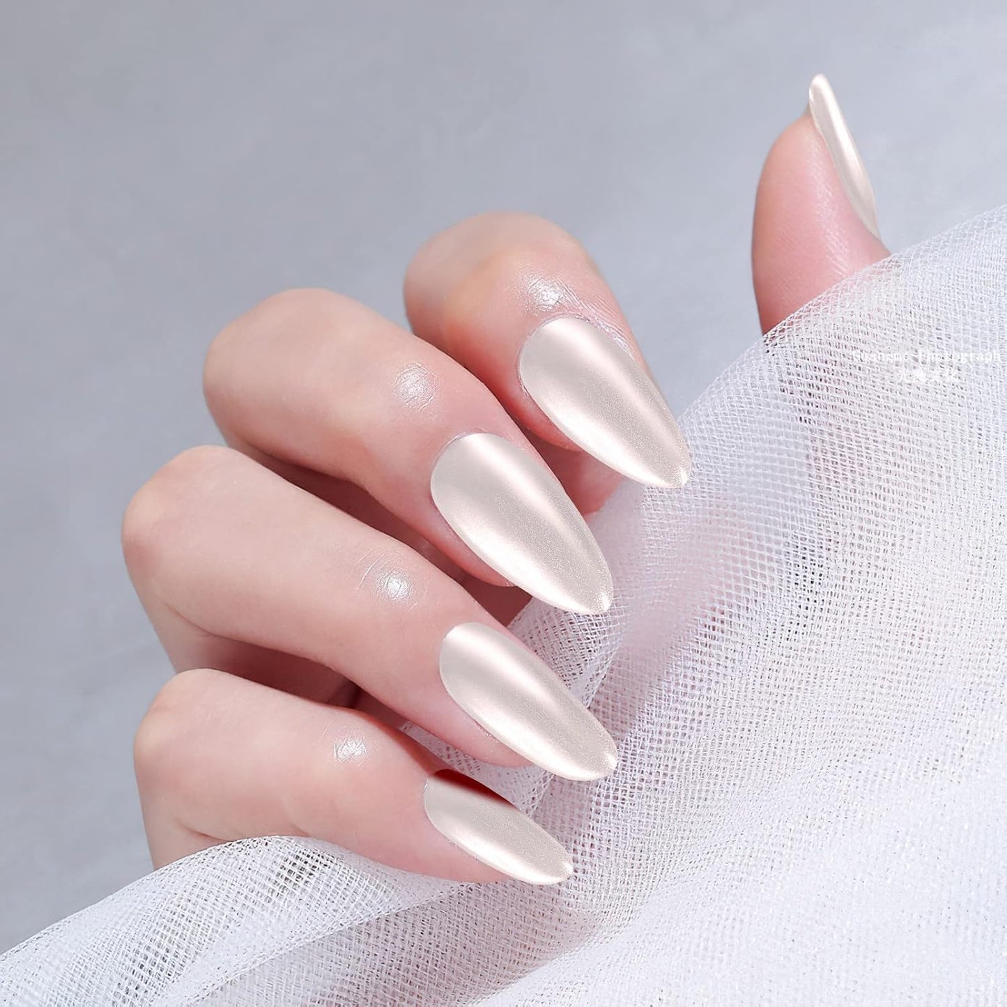 Artdone 2PCS White Pearl Chrome Nail Powder,Iridescent Aurora Powder Metallic Mirror Effect Pigment Pearlescent Mermaid Pigmen for Nail Art Manicure Decoration Sets