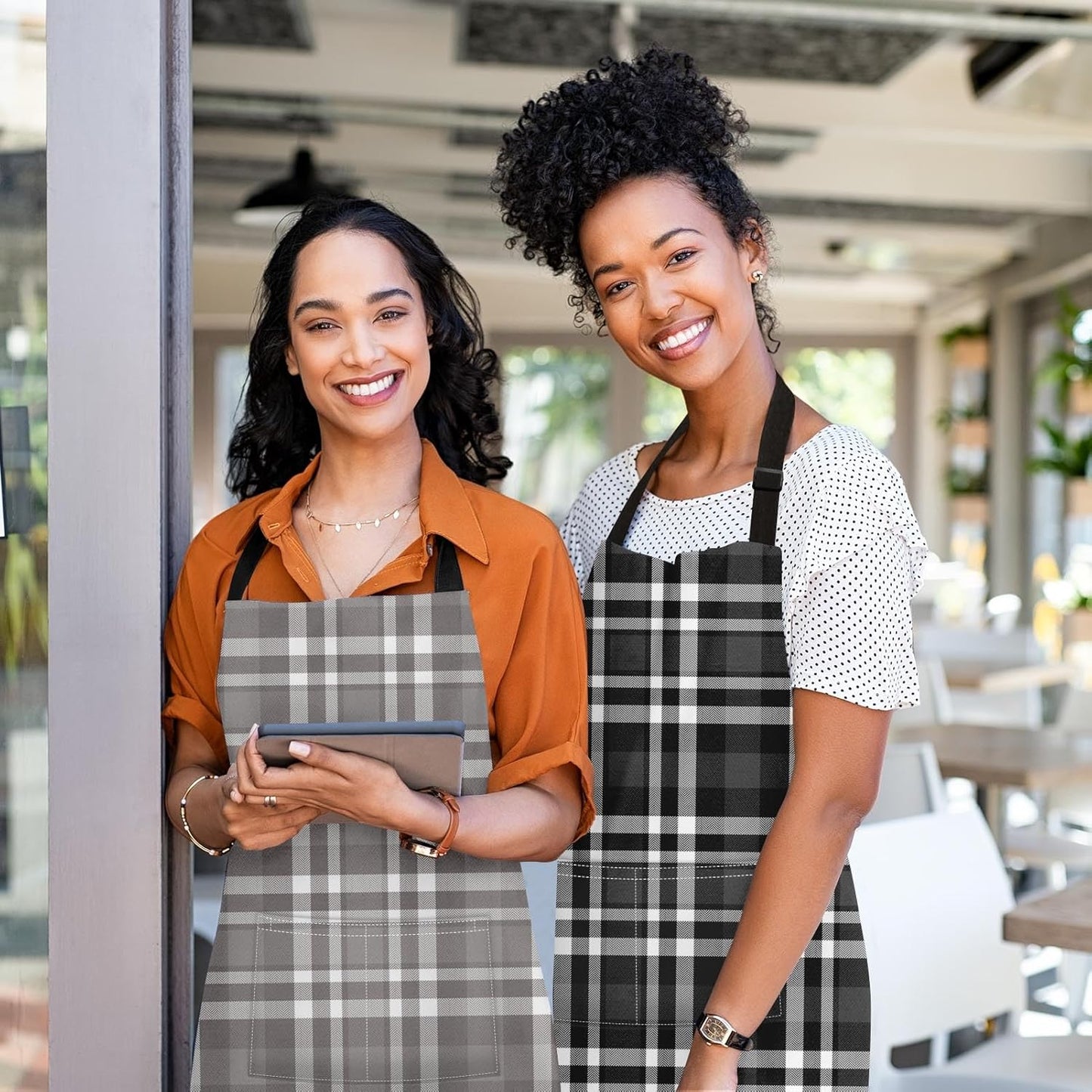 Britimes 2 Pack Aprons, Plaid Grid Geometric Adjustable Bib Aprons with 2 Pockets for Women Men Couple Lovers Chef Home Kitchen Cooking Baking Gardening Black Gray Apron 32x28 Inches