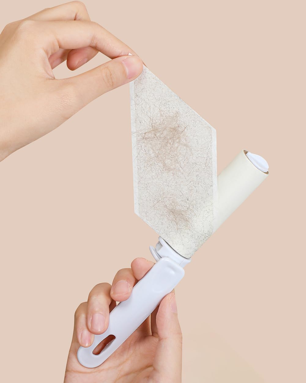 Mini Lint Roller Travel Size Refillable On The Go Lint Roller with Cap and 4 Refills Total 150 Extra Sticky Sheets for Pet Hair Lint Remover with Cover for Purse Bag Car (White)