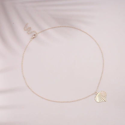 Boho Heart Pendant Necklace Gold Heart Necklace Vintage Heart Love Pendant Necklace Textured Heart Chain Necklace Minimalist Heart Charm Necklace Jewelry for Women and Girls