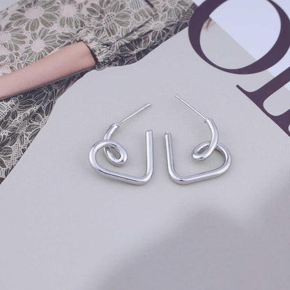 Vintage Heart Hoop Earrings Gold Heart Drop Earrings Hollow Love Heart Earrings Minimalist Heart Stud Earrings Jewelry for Women