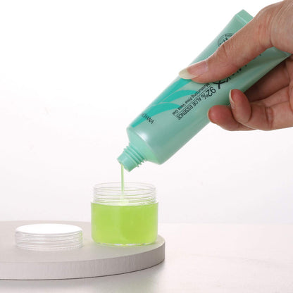 100 Count Clear Plastic Sample Containers 20g Empty Jars Cosmetic Containers with Lids Leak Proof Lip Balm Containers