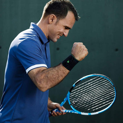 Bauerfeind Sports Wrist Strap - German Engineered Wrist Compression Support for Weightlifting, Crossfit, Tennis, Lifting - Adjustable Tightness Brace with 3D Airknit Fabric - 1 Per Box