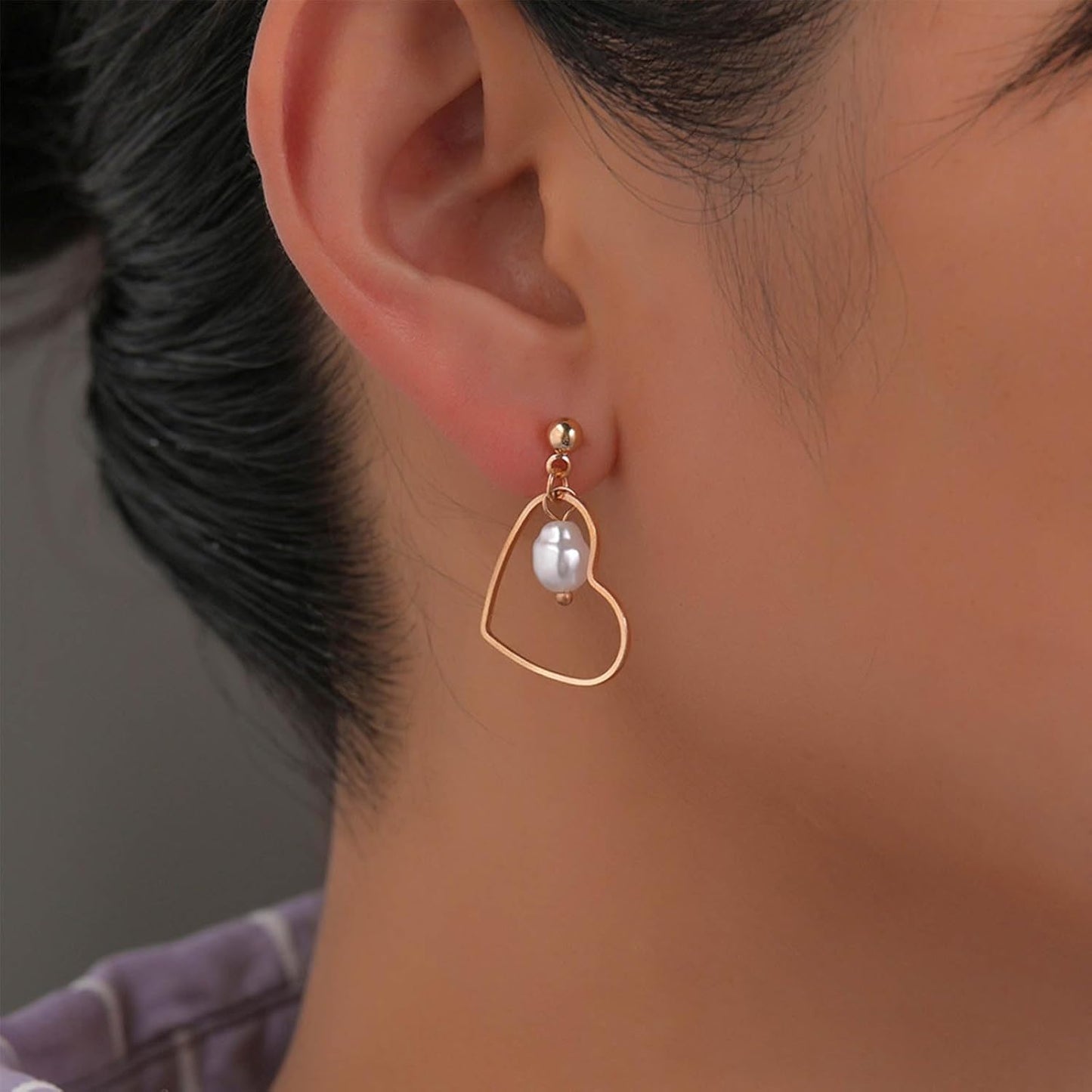 Boho Tiny Pearl Heart Drop Earrings Vintage Gold Hollow Heart Dangle Earrings Statement Faux Pearl Heart Hoop Earrings Jewelry for Women