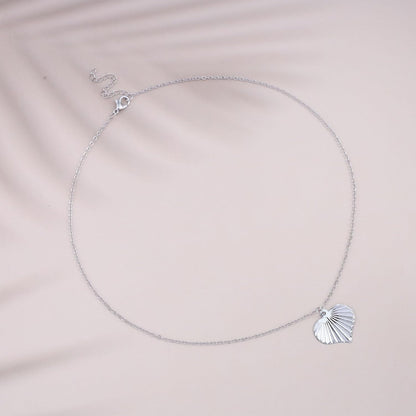 Boho Heart Pendant Necklace Gold Heart Necklace Vintage Heart Love Pendant Necklace Textured Heart Chain Necklace Minimalist Heart Charm Necklace Jewelry for Women and Girls