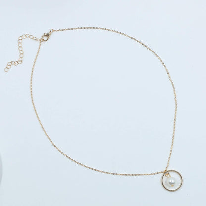 Fashion Pearl Necklace Chain Simple Hollow Ring Pearl Pendant Necklace Jewelry Accessories for Women and Girls