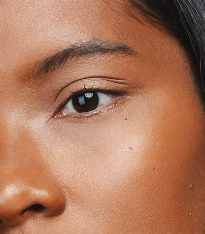 MÁDARA Organic Skincare | Luminous Perfecting Concealer 55 HAZELNUT – 4ml, Dewy finish, With hyaluronic acid, Natural concealer for dark circles and blemishes, Vegan, COSMOS natural certified.