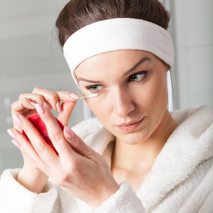 eyxformula 800 Count Pointed Cotton Swabs - Double Precision Tip Cotton Swabs for Flawless Eye & Lip Makeup, Nails, Detailing - Lint-Free Pointy Makeup Swab with Sturdy Bamboo Sticks in Storage Case