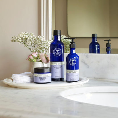 Neal's Yard Frankincense Toner with Aloe Vera & Tripeptide, Toning & Balancing for All Skin Types, Alcohol-Free, Vegan Approved, Cruelty-Free, 200mL