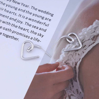 Vintage Heart Hoop Earrings Gold Heart Drop Earrings Hollow Love Heart Earrings Minimalist Heart Stud Earrings Jewelry for Women