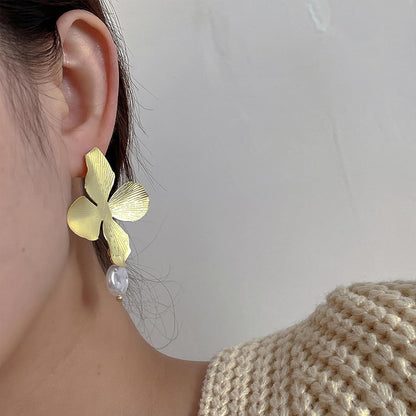 Boho Big Flower Drop Earrings Vintage Gold Floral Petal Dangle Earrings Statement French Flower Pearl Drop Earrings Studs Wedding Bridesmaid Earrings Jewelry for Women