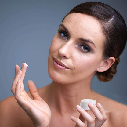 Refillable Cosmetic Sample Jars - 100 Pack 10g (0.35oz) Purple Small Travel Containers with Lids + 10 Mini Makeup Spatulas - BPA Free