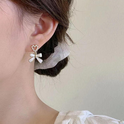 Vintage Pearl Bow Dangle Earrings Pearl Heart Earrings Gold Pearl Bow Stud Earrings Pearl Heart Bridal Earrings Jewelry for Women