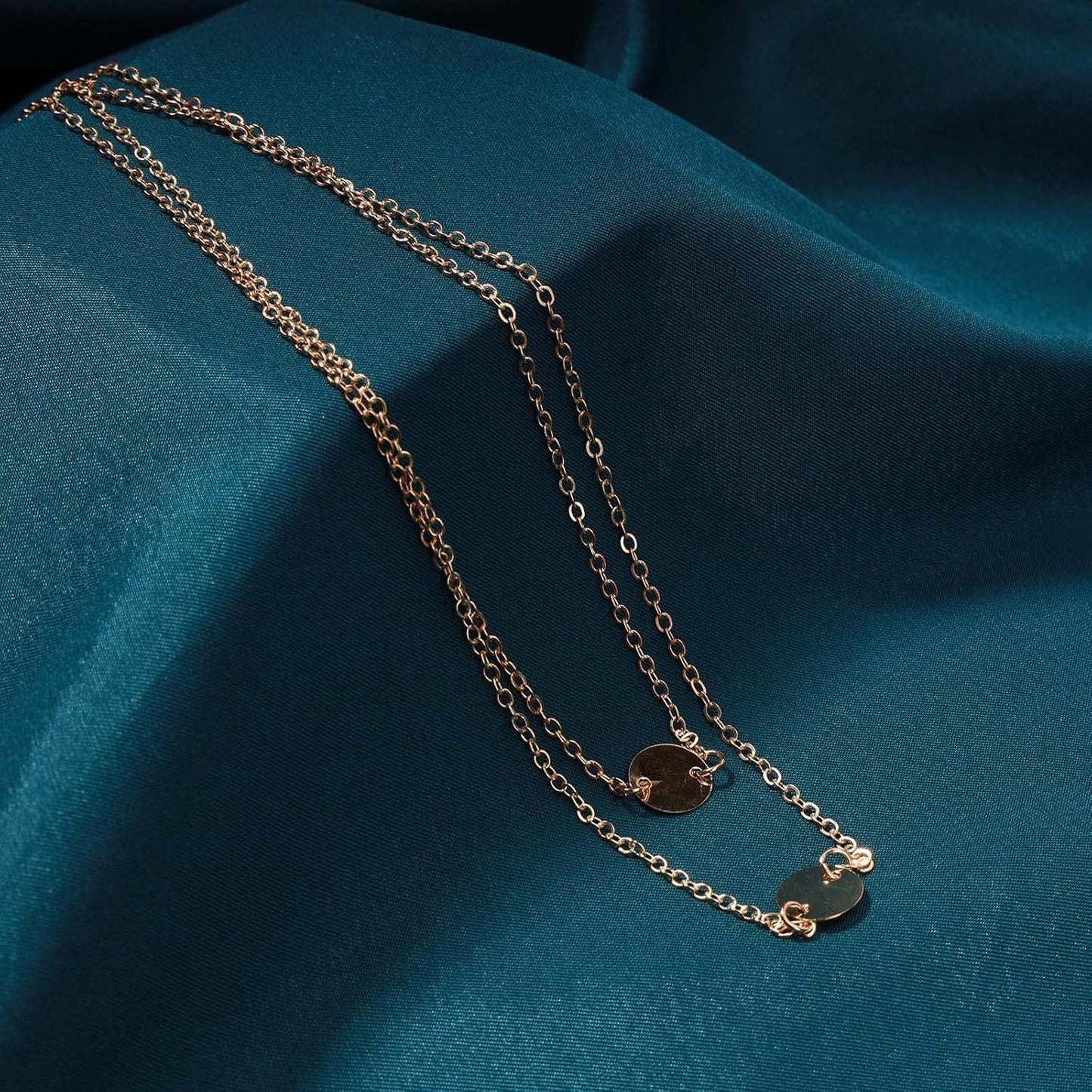 Boho Layered Sequins Pendant Necklace Coin Necklace Gold Necklace Disc Pendant Necklace Chain Circle Necklace Jewelry for Women