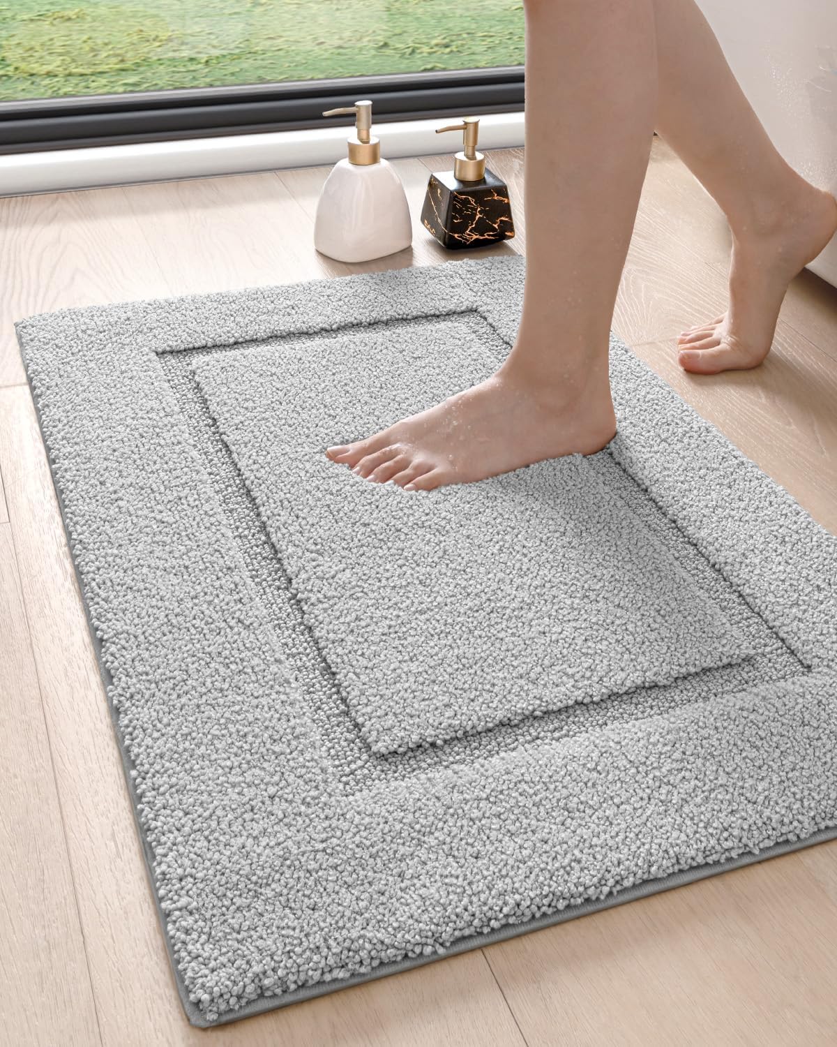 DEXI Bathroom Rugs 24x16, Washable Non Slip Bath Mat for Shower Floor, Absorbent Quick Dry Bathmat with Rubber Backing, Ultra Soft Plush Carpet for Tub, Light Grey