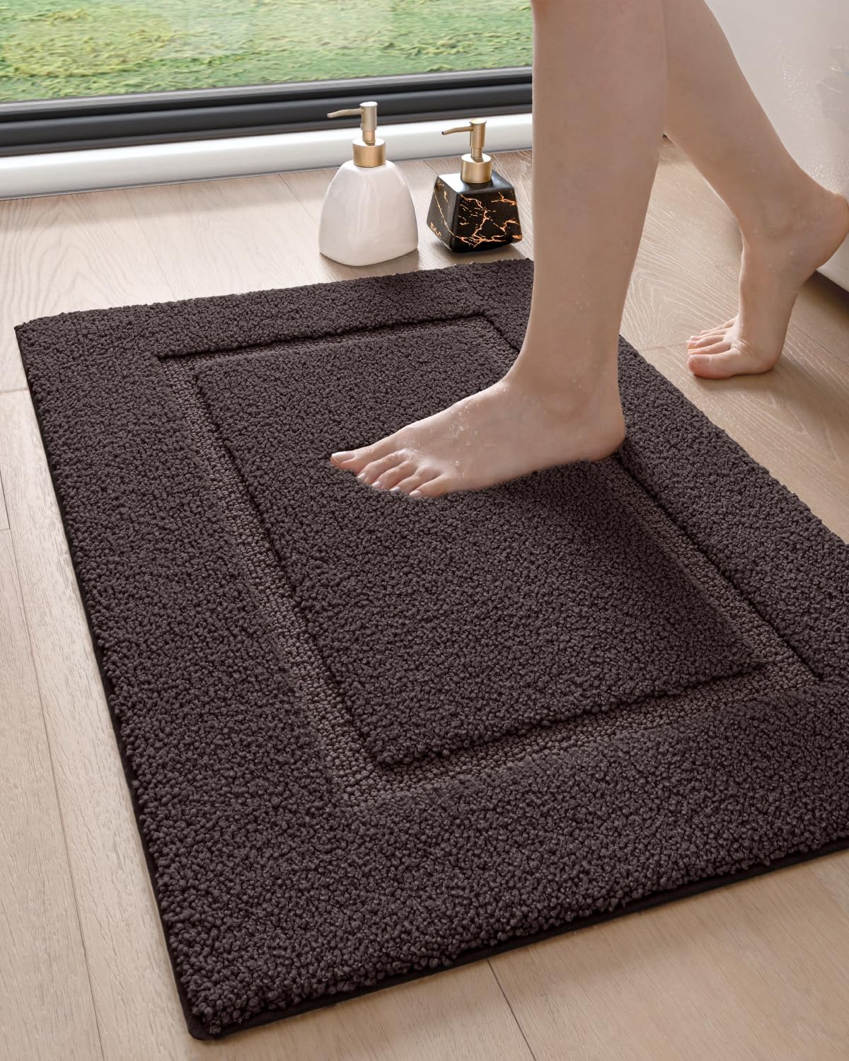DEXI Bathroom Rugs 32x20, Washable Non Slip Bath Mat for Shower Floor, Absorbent Quick Dry Bathmat with Rubber Backing, Ultra Soft Plush Carpet for Tub, Brown